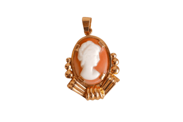 Pendentif Pendentif camée à décor perlé 58 Facettes 3038