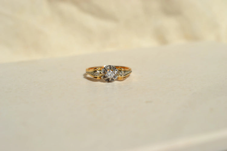 50 Bague solitaire en or jaune, platine et diamants 58 Facettes 4126