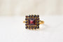 51 Bague carrée en or jaune 18 carats et grenats 58 Facettes 4129