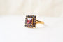 51 Bague carrée en or jaune 18 carats et grenats 58 Facettes 4129
