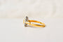 53 Bague marguerite rectangulaire festonnée en or jaune et or blanc, saphir et diamants 58 Facettes 4136