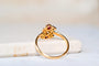 53 Bague fleuron en deux ors, demi-perle, rubis et diamants 58 Facettes 3735
