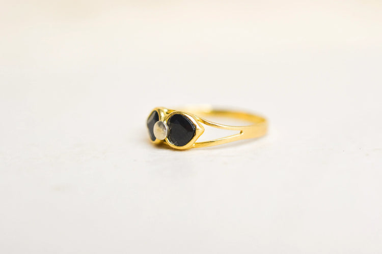 48 Bague nœud en or jaune et mélanites 58 Facettes 4167