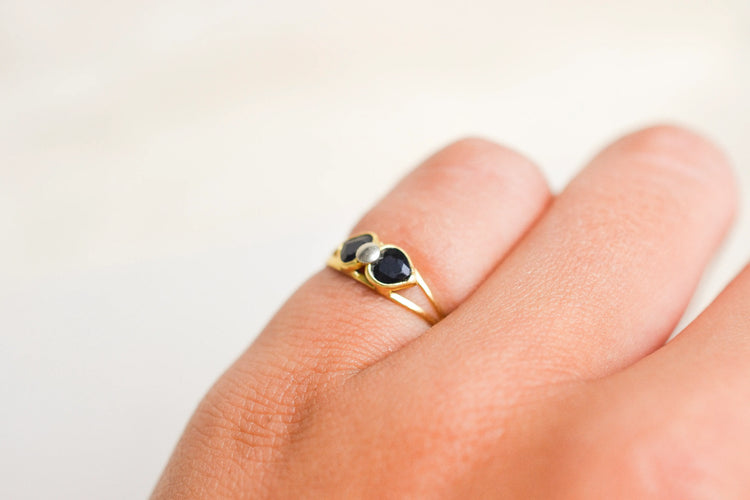 48 Bague nœud en or jaune et mélanites 58 Facettes 4167