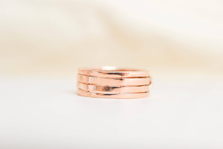 52 Bague bandeau en or rose 18 carats et perles étoilées 58 Facettes Ref3140