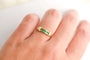 53 Bague jarretière en or jaune 18K et émeraudes 58 Facettes 4137