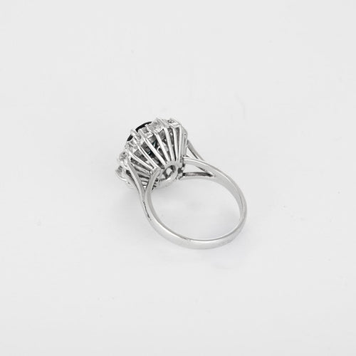 52 Bague marguerite vintage en or blanc, saphir et diamants 58 Facettes BGPanierSH