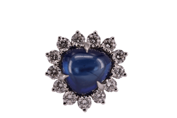 54 Bague halo en or blanc avec saphir de Ceylan et diamants 58 Facettes ME-SAPH-01