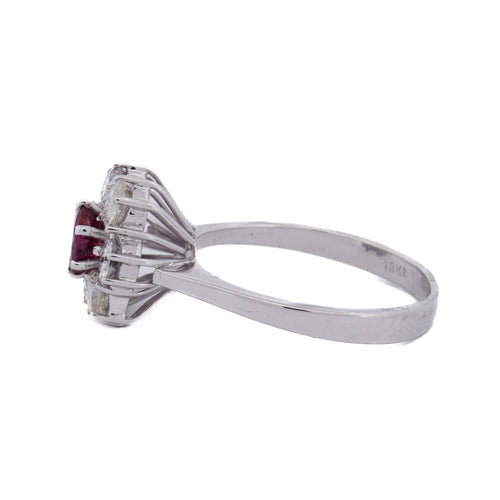 55 Bague vintage en or blanc 18 kt avec rubis et diamants 58 Facettes AN515 (00019)