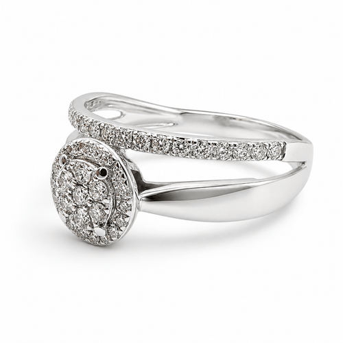 56 Bague en or blanc 18 carats et diamants 58 Facettes Bague en or blanc 18 carats et diamants