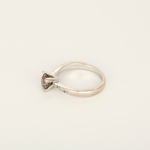 53 Bague solitaire en or gris et diamant cognac 0,80 ct 58 Facettes B260364