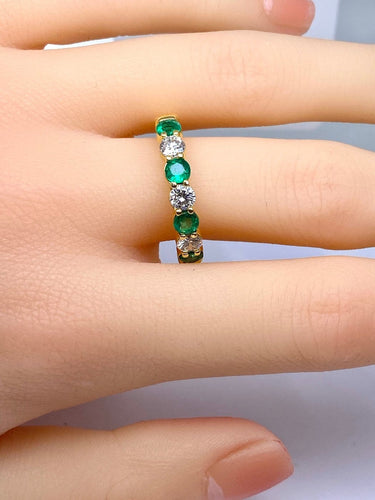 61 Demi-alliance en or jaune 18 carats, émeraudes et diamants 58 Facettes AB737