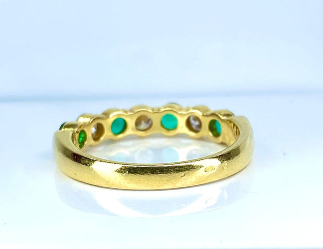 61 Demi-alliance en or jaune 18 carats, émeraudes et diamants 58 Facettes AB737