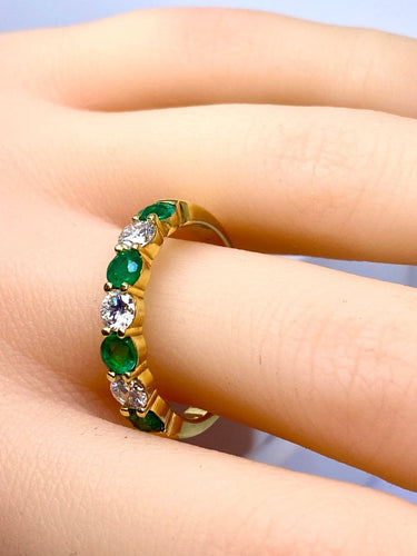 61 Demi-alliance en or jaune 18 carats, émeraudes et diamants 58 Facettes AB737