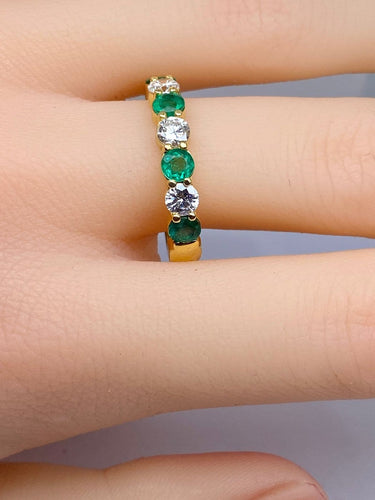 61 Demi-alliance en or jaune 18 carats, émeraudes et diamants 58 Facettes AB737