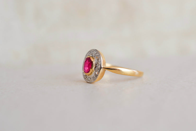 https://cdn.shopify.com/s/files/1/0963/7950/2920/files/bague-ovale-diamants.jpg?v=1785311610