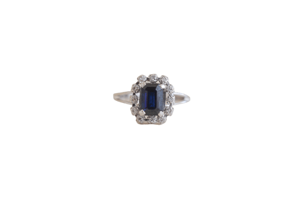 Marguerite Diamants et Saphir taille émeraude