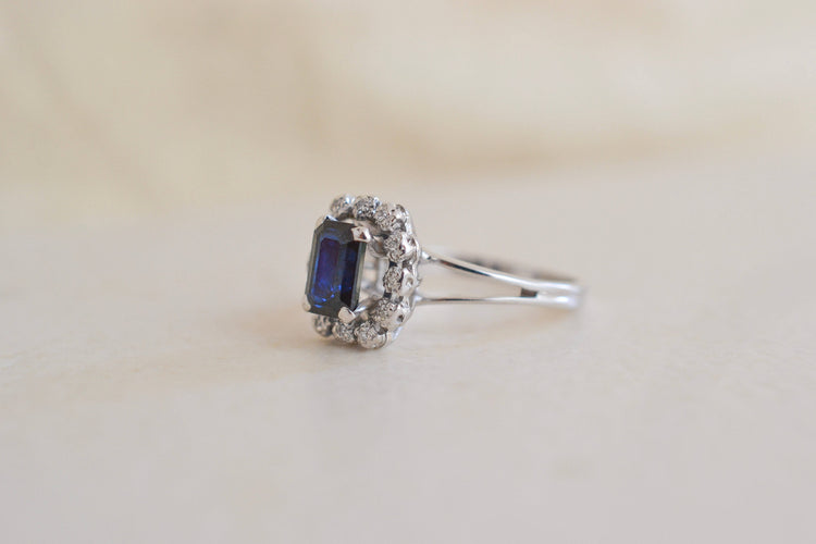 https://cdn.shopify.com/s/files/1/0963/7950/2920/files/bague-marguerite-or-blanc_caf58e53-26bc-49ea-bc86-2effead6d9ac.jpg?v=1785314263
