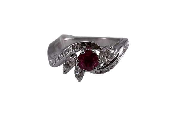 55 Bague en or blanc avec rubis et diamant 58 Facettes BA 228