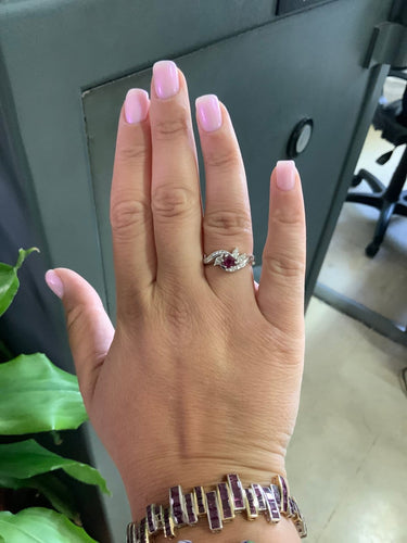 55 Bague en or blanc avec rubis et diamant 58 Facettes BA 228