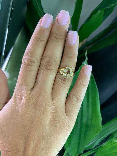 52 Bague fleur en or jaune, rubis et diamants 58 Facettes BA 3