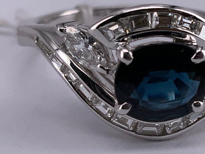 52 Bague baroque en or blanc 18 carats, saphir et diamant 58 Facettes BA 433