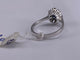 52 Bague marguerite en or blanc avec saphir et diamants 58 Facettes BA 429