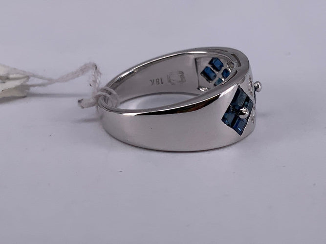 52 Bague carrée en or blanc, saphir et diamants 58 Facettes BA 783
