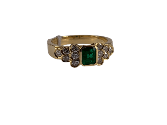 54 Bague sertie clos en or jaune avec émeraude et diamant 58 Facettes BA 641
