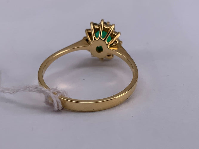 58 Bague marguerite ovale en or jaune, émeraude et diamants 58 Facettes BA 624