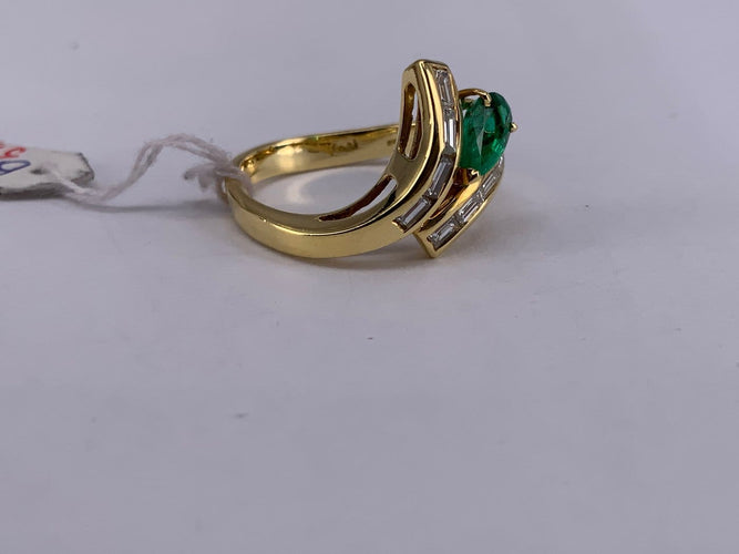 55 Bague poire en or jaune 18 carats, émeraude et diamant 58 Facettes BA 620