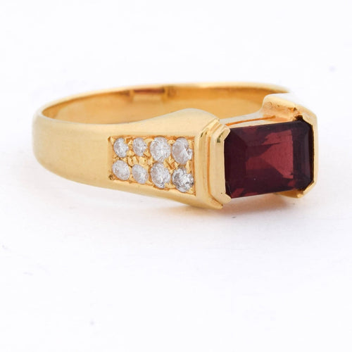 66 Bague vintage en or jaune 18 kt, grenat et diamants 58 Facettes AN726 (0079)
