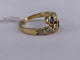 54 Bague Toi et Moi en or jaune, émeraude, saphir et diamant 58 Facettes BA 70