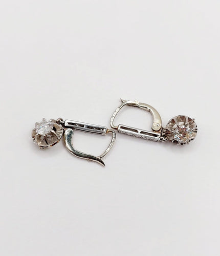 Dormeuses Art déco en or blanc 18k, platine et diamants 58 Facettes A07675