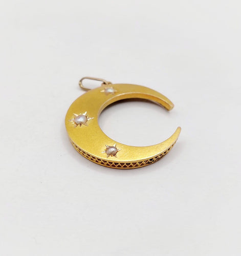 Pendentif croissant de lune en or 18k et perles 58 Facettes A07638