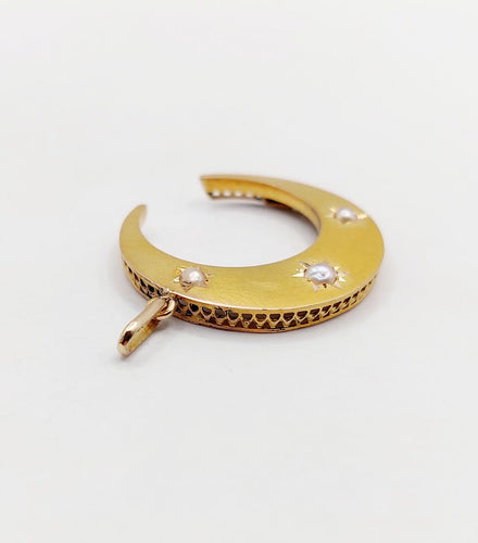 Pendentif croissant de lune en or 18k et perles 58 Facettes A07638