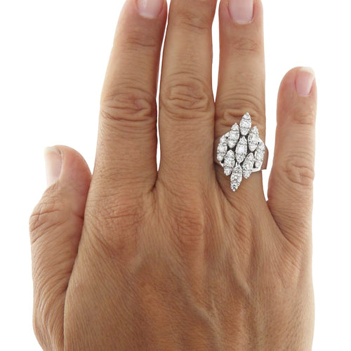 58 Bague en or blanc et diamants 1,80 ct 58 Facettes G4000
