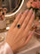 51 Bague chevalière en or jaune avec camée vert et diamants 58 Facettes 50486