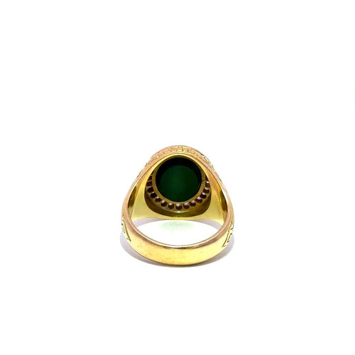 51 Bague chevalière en or jaune avec camée vert et diamants 58 Facettes 50486