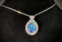 Pendentif en or blanc 14 carats, opale bleue et diamants 58 Facettes Pendentif 5