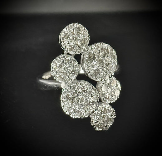 50.5 Bague pavée 54 diamants en or blanc 18 carats 58 Facettes Bague 14