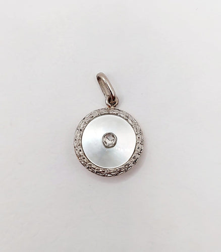 Art déco - Pendentif cible en or 18k, platine, diamant et nacre 58 Facettes A07617