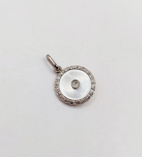 Pendentif cible Art déco en or 18k, platine, diamant et nacre 58 Facettes A07618