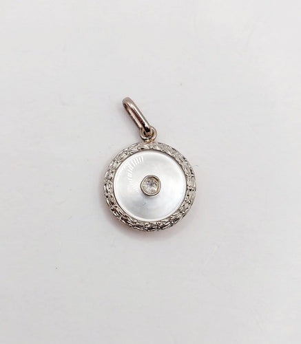 Pendentif cible Art déco en or 18k, platine, diamant et nacre 58 Facettes A07618