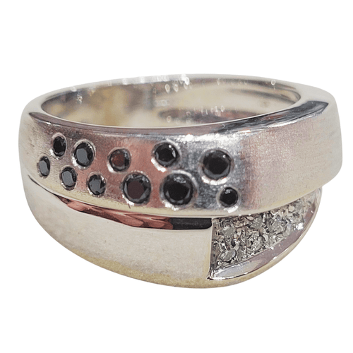 57 Bague en or blanc avec diamants noirs et blancs 58 Facettes S100