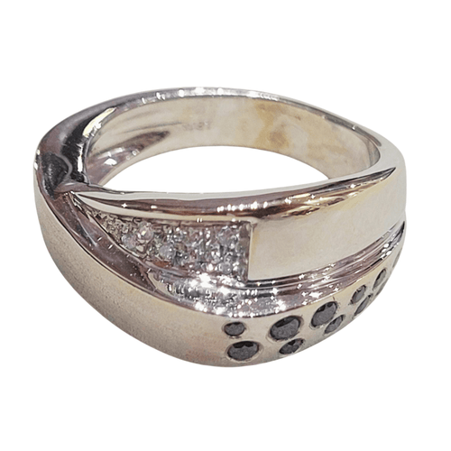 57 Bague en or blanc avec diamants noirs et blancs 58 Facettes S100