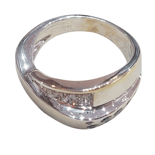 57 Bague en or blanc avec diamants noirs et blancs 58 Facettes S100