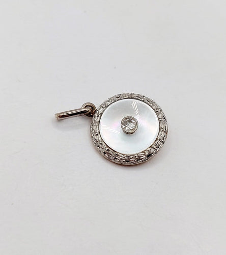 Pendentif cible Art déco en or 18K, platine, diamant et nacre 58 Facettes A07619