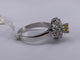 52.5 Bague fleur cocktail en or blanc avec diamants Fancy Yellow 58 Facettes BA 42
