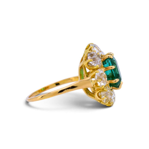 53.5 Bague Pompadour vintage en or 18k, émeraude et diamants 58 Facettes RI-1047